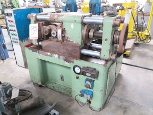 2" BURGELU TWO THREAD ROLLING CYLINDRICAL DIE THREAD ROLLING MACHINE FOR THREAD ROLLING, SPLINES, KNURLS AND MORE., MODEL HK-25, FOOT PEDAL, COOLANT SYSTEM, SOME TOOLING INCLUDED (LOCATION: RUSH ST., SOUTH EL MONTE, CA) ***RIGGING FEE $50***-105