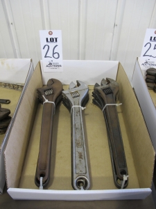 LOT ASSORTED WRENCHES (G-49) LOADING & HANDLING FEE $5-