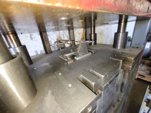 CUSTOM BUILT SINGLE RAM HYDRAULIC PRESS-19