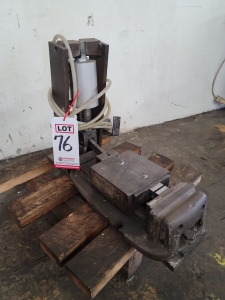 PNEUMATIC VISE-76