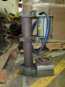 SMALL PNEUMATIC AIR CYLINDER PRESS, CYLINDER TRAVEL IS APPROX. 5", WHOLE PIECE IS ONLY 21" TALL-104