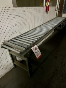 LOT - 10' OF 16" ROLLER CONVEYOR, 3" CENTERS, INCLUDES (2) PIECES OF 22" AND (2) PIECES OF 16" ROLLER CONVEYOR WITHOUT LEGS-109