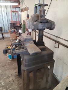 DELTA-MILWAUKEE TOOLMAKER SURFACE GRINDER, W/ BROWN & SHARPE PERMANENT MAGNETIC CHUCK-113