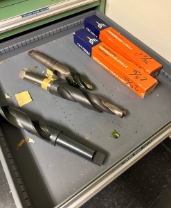 VIDMAR 11-DRAWER TOOL CABINET, W/ CONTENTS OF TOOLING-487