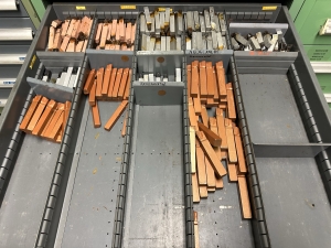 VIDMAR 11-DRAWER TOOL CABINET, W/ CONTENTS OF TOOLING, TO INCLUDE: LARGE QUANTITY OF CARBIDE INSERTS-489