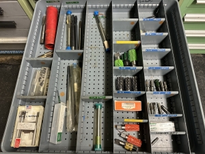 WATERLOO 9-DRAWER TOOL CABINET, W/ CONTENTS OF TOOLING, TO INCLUDE: DRILLS, TAPS, DIES, ETC.-490