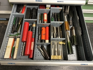 WATERLOO 9-DRAWER TOOL CABINET, W/ CONTENTS OF TOOLING, TO INCLUDE: DRILLS, TAPS, DIES, ETC.-490