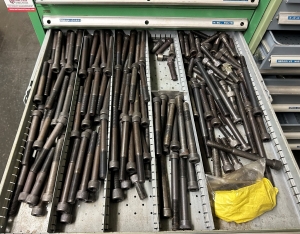 9-DRAWER TOOL CABINET, W/ CONTENTS, TO INCLUDE: CAP SCREWS, BRASS AIR FITTINGS, GRINDING WHEEL DRESSERS, ETC.-493