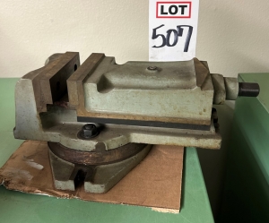 5" MACHINE VISE W/ SWIVEL BASE, NO HANDLE-507