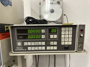 MITUTOYO PH-3500 PROFILE PROJECTOR, W/ MITUTOYO MICROPAK 2 CONTROLS, S/N 172-510