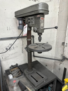 DURACRAFT 15inch DRILL PRESS MODEL 40160 5 SPEED BENCHTOP MODEL S N G00005-1