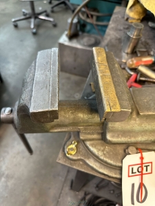 5inch BENCH VISE-10