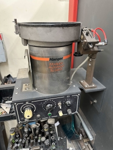 2000 HAEGER 618 INSERTION PRESS W  AUTOFEED SYSTEM MODEL 618 1L S N O6L 00776-24