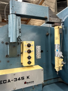 1985 AMADA TURRET PUNCH PRESS MODEL PEGA 345 KING 30 TON 58 STATION 40inch X 50inch SHEET SIZE THICK TURRET BALL TABLE FANUC P 6M CNC CONTROL UNISORB VIBRATION ISOLATION PADS NEW CLUTCH AND BRAKE INSTALLED APPROX. 1 YEAR AGO S N AK450018-31