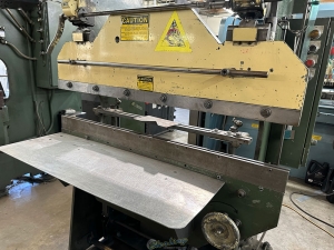 DI ACRO 4 ft HYDRA POWER PRESS BRAKE MODEL 14 48 2 4 ft X 25 TON CAPACITY MECHANICAL MANUAL BACK GAGE S N 6821081827-33B