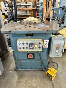 AMADA HYDRAULIC CORNER NOTCHER MODEL CS 220 8 5 8inch X 8 5 8inch X 10 GAUGE S N 544574-36
