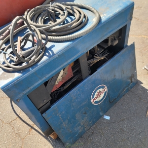 MILLER DIALARC HF AC DC GAS TUNGSTEN WELDING POWER SOURCE S N HJ131849 NOT IN SERVICE   MAY NEED WORK-42B