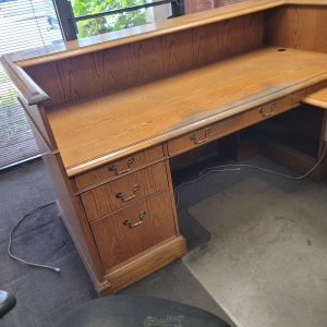 OAK RECEPTION ISLAND 8 ft X 6 ft-130