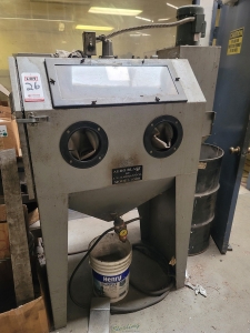 AERO BLAST SANDBLAST CABINET, MODEL #500, W/ DUST COLLECTION, WORK AREA: 3' X 2' X 2'-26