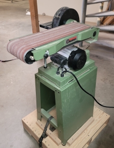 CENTRAL MACHINERY 6" X 48" BELT AND 9" DISC SANDER-1