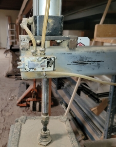 PNEUMATIC SHOP SEAT PRESS, OUT OF SERVICE - NEEDS WORK-24