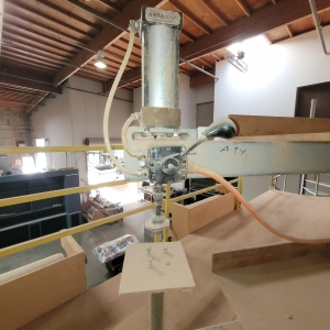 PNEUMATIC SHOP SEAT PRESS, OUT OF SERVICE - NEEDS WORK-25A