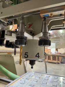 2001 KOMO CNC ROUTER, MODEL VR 510 MACH ONE, GE FANUC SERIES 210i-M CONTROL, 5' X 10' VACUUM TABLE, 8-STATION TOOL CHANGER, S/N 36327-03-01-01-33