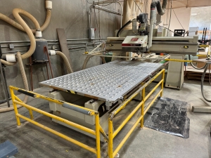 2001 KOMO CNC ROUTER, MODEL VR 510 MACH ONE, GE FANUC SERIES 210i-M CONTROL, 5' X 10' VACUUM TABLE, 8-STATION TOOL CHANGER, S/N 36327-03-01-01-33