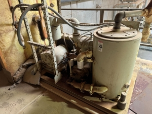 2001 KOMO CNC ROUTER, MODEL VR 510 MACH ONE, GE FANUC SERIES 210i-M CONTROL, 5' X 10' VACUUM TABLE, 8-STATION TOOL CHANGER, S/N 36327-03-01-01-33