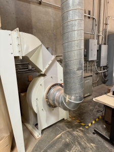 2001 LMC DUST COLLECTION SYSTEM, MODEL 360IR915B, 10 HP, S/N 02640, W/ BLOWER, (6) BAGS-35