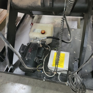 SCISSOR LIFT TABLE, 4' X 3', 2,000 LB CAPACITY, ON CASTERS-37