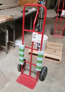 HAUL MASTER HAND TRUCK, PNEUMATIC TIRES, 600 LB CAPACITY-46
