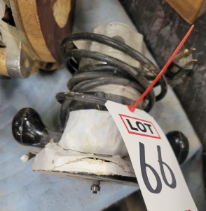 BLACK & DECKER ROUTER, MODEL 3315-66