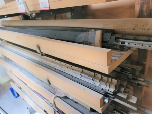 LOT - CONTENTS ONLY OF MATERIAL RACK, TO INCLUDE: PIANO HINGE UP TO 8'-163
