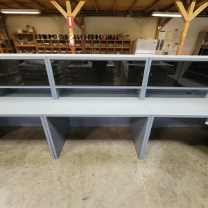 U-SHAPED DESK CONFIGURATION W/ LOW-PROFILE HUTCH, DIM: 20' X 6'-165