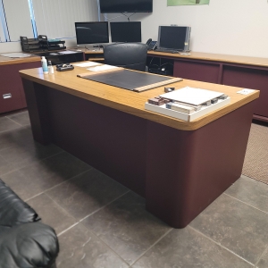 EXECUTIVE PEDESTAL DESK, COLOR: SANGRIA & TEAK, DIM: 84" X 36", CONTENTS NOT INCLUDED-206