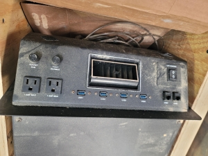 LOT - LIFT APPARATUS FOR DESK TOPS, INCLUDES: (3) CONTROL UNITS AND (6) LIFTING LEGS-234