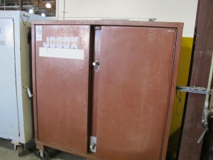 JOBOX ROLLING 2-DOOR HEAVY DUTY CABINET (G-49) LOADING & HANDLING FEE $25-