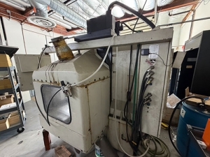 1992 HAAS VF-0 CNC VERTICAL MACHINING CENTER, TABLE: 26" X 14", XYZ TRAVELS: 20" X 16" X 20", CAT 40 TAPER, 7,500 RPM SPINDLE, 20 ATC, 7.5 HP, S/N 1870-34A