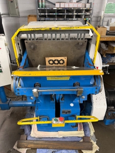 STANDARD PAPER BOX MACHINE CO. CLAMSHELL DIE CUTTER AND EMBOSSING PRESS, MODEL 20X27, S/N DX98399-153