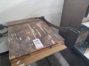 HAND SHEAR MAT CUTTER-196