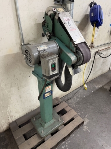 BURR KING 4" TWO WHEEL BELT GRINDER ON PEDESTAL BOLTED TO STEEL SKID, MODEL 960-6