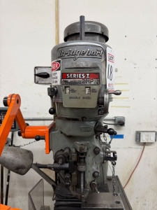 BRIDGEPORT SERIES I VERTICAL MILL, 2 HP, UNIQ SDS6-2V DRO, 9" X 48" TABLE, POWERFEED, S/N 234710, J-HEAD S/N J253605-18