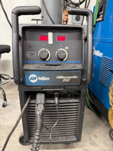 MILLER MILLERMATIC 252 WELDING POWER SOURCE, STOCK NO. 907321, S/N ME030257N, GAS CYLINDER NOT INCLUDED-36