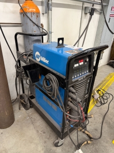 MILLER DYNASTY 350 WELDING POWER SOURCE, STOCK NO. 907204001, S/N ME140064L, W/ COOLMATE 3.5 CHILLER, GAS CYLINDER NOT INCLUDED-39