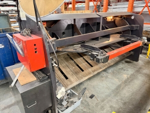 1991 AMADA 3060 POWER SQUARING SHEAR, FOOT PEDAL, FRONT SUPPORT ARMS, OPERATOR CONTROL PANEL, SHEET METAL FABRICATION SUPPORT, S/N 30600619-56