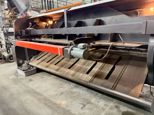 1991 AMADA 3060 POWER SQUARING SHEAR, FOOT PEDAL, FRONT SUPPORT ARMS, OPERATOR CONTROL PANEL, SHEET METAL FABRICATION SUPPORT, S/N 30600619-56