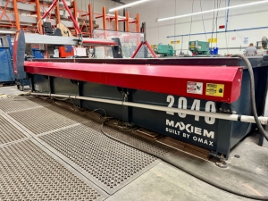 OMAX-2022 OMAX MAXIEM M2040 ABRASIVE WATERJET CUTTING SYSTEM, 3-AXIS CUTTING HEAD, TABLE SIZE: 13' 4" X 7'0" XY,  CUTTING TRAVEL: 13' 4" X 6' 8", Z-AXIS TRAVEL: 12", MAXJET 5I NOZZLE, 600 LB. ABRASIVE HOPPER, PULL-TO-OPEN VALVE SINGLE NOZZLE, WATER FILTER, CUTTING TABLE, S/N M20405268-57