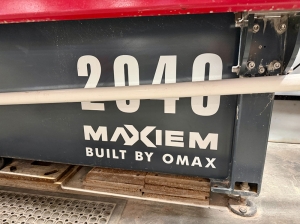 OMAX-2022 OMAX MAXIEM M2040 ABRASIVE WATERJET CUTTING SYSTEM, 3-AXIS CUTTING HEAD, TABLE SIZE: 13' 4" X 7'0" XY,  CUTTING TRAVEL: 13' 4" X 6' 8", Z-AXIS TRAVEL: 12", MAXJET 5I NOZZLE, 600 LB. ABRASIVE HOPPER, PULL-TO-OPEN VALVE SINGLE NOZZLE, WATER FILTER, CUTTING TABLE, S/N M20405268-57