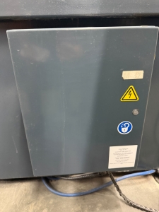 OMAX-2022 OMAX MAXIEM M2040 ABRASIVE WATERJET CUTTING SYSTEM, 3-AXIS CUTTING HEAD, TABLE SIZE: 13' 4" X 7'0" XY,  CUTTING TRAVEL: 13' 4" X 6' 8", Z-AXIS TRAVEL: 12", MAXJET 5I NOZZLE, 600 LB. ABRASIVE HOPPER, PULL-TO-OPEN VALVE SINGLE NOZZLE, WATER FILTER, CUTTING TABLE, S/N M20405268-57